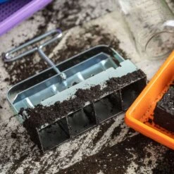 Soil Blocking Starter Kit(Soil Blocking Starter Kit) -Pepper Joe shop 4BlockSoilBlockerInUse