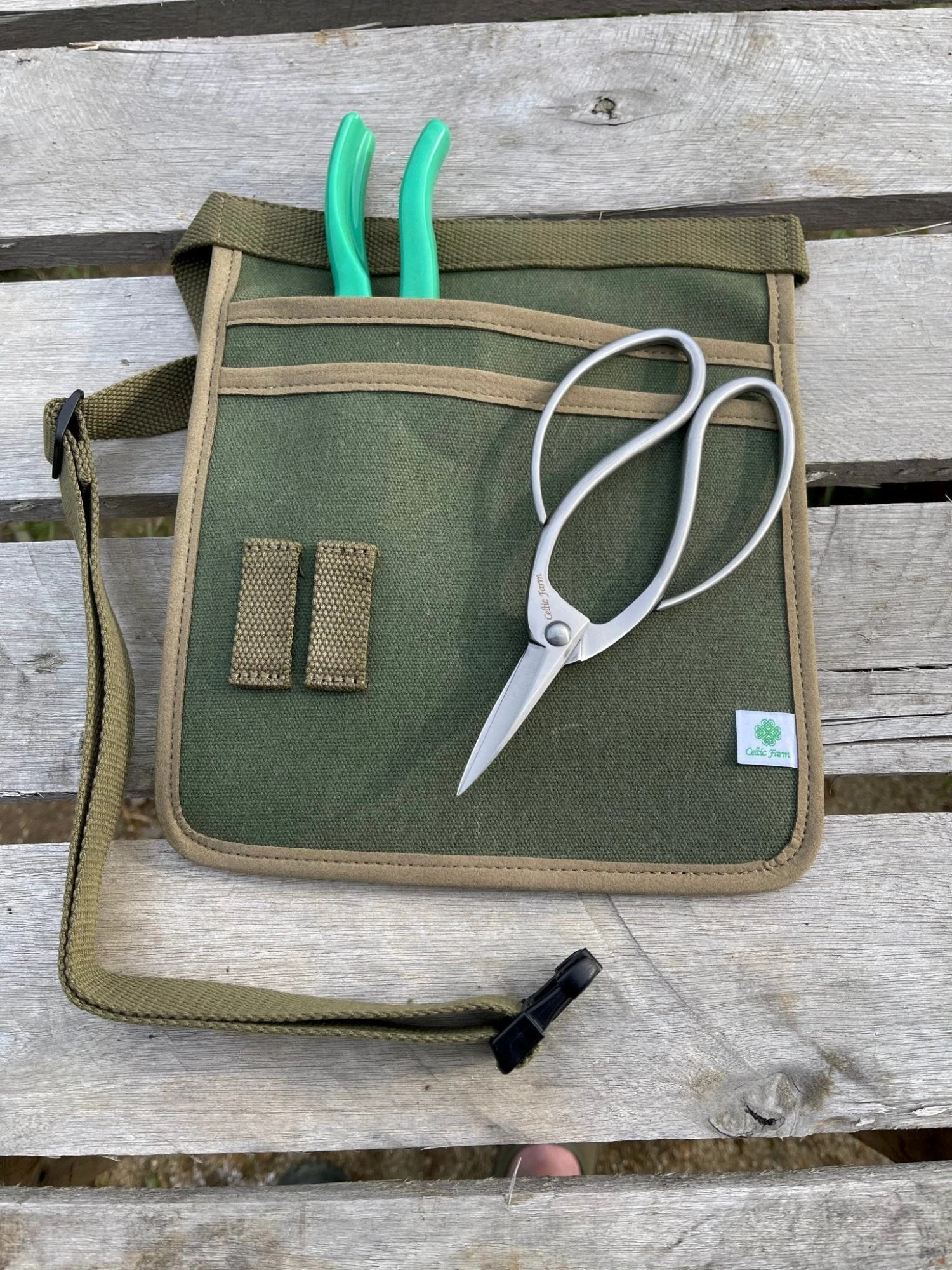 Garden Gift Box - The Sharps (Pruners, Scissors And Belt)(Garden Gift Box The Sharps Pruners Scissors And Belt) 3 Garden Gift Box - The Sharps (Pruners, Scissors And Belt)(Garden Gift Box The Sharps Pruners Scissors And Belt)